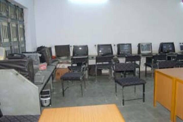 NR Vekaria Institute of Pharmacy and Research Centre, Junagadh campus photo 3