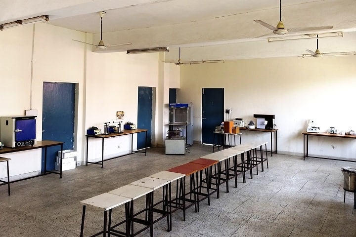 Ishan Institute of Pharmacy, Greater Noida campus photo 4