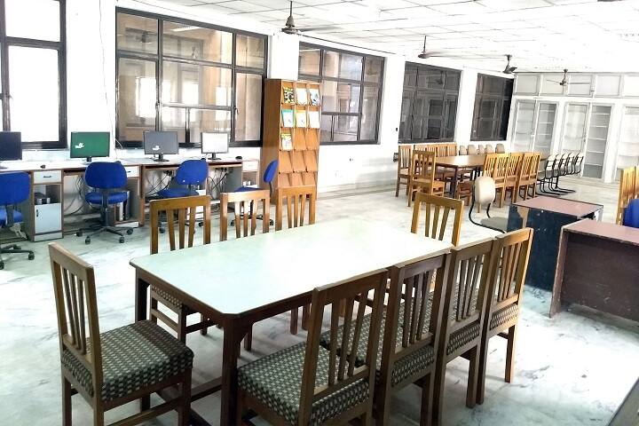 Ishan Institute of Pharmacy, Greater Noida campus photo 5