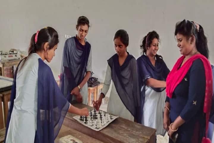 S Chavhan Mahila Mahavidyalaya, Amgaon campus photo 2