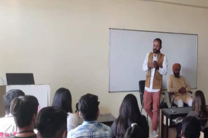 University Institute of Biotechnology, Chandigarh University, Chandigarh campus photo 4