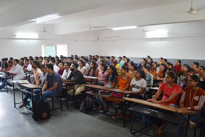 Sharda School of Pharmacy, Gandhinagar campus photo 3