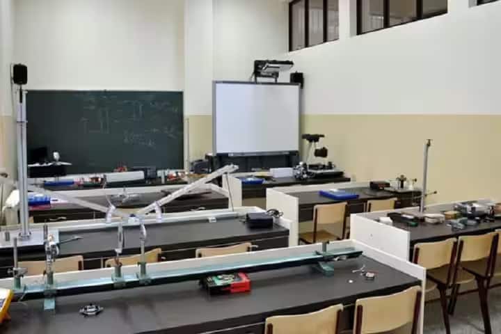 B Padmanabhan Jayanthimala College of Arts and Science, Srimushnam campus photo 2