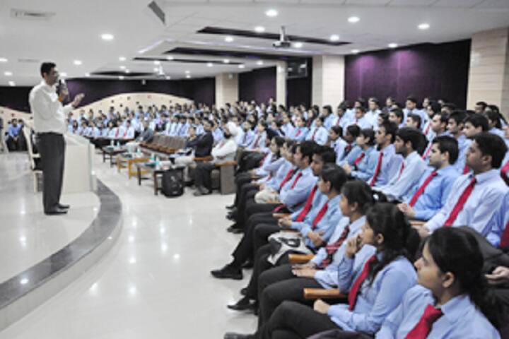 Chitkara School of Banking and Financial Services, Jhansla campus photo 2