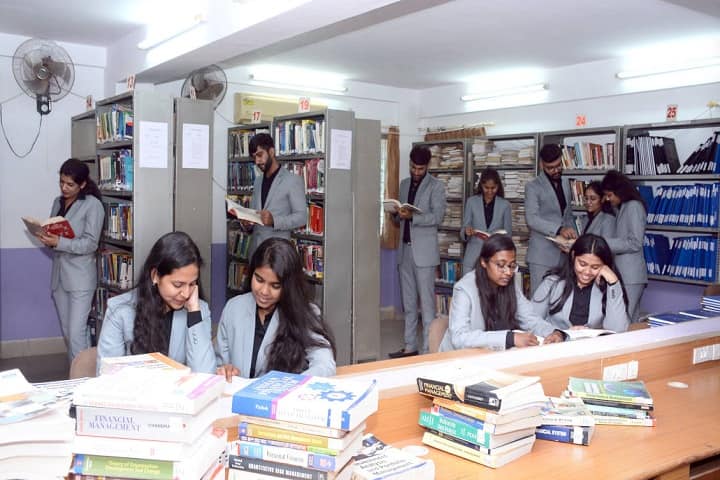 Tolani Institute of Management Studies, Kachchh campus photo 3