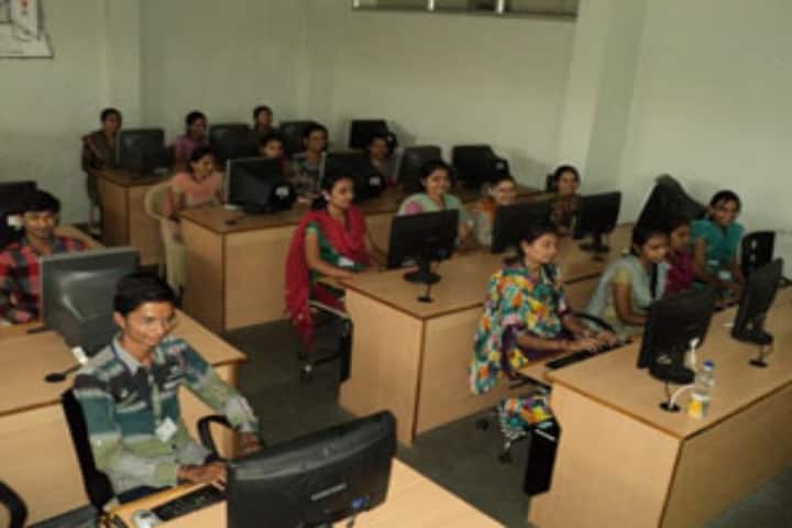 Smt JJ Kundaliya Graduate Teachers College, Rajkot campus photo 3