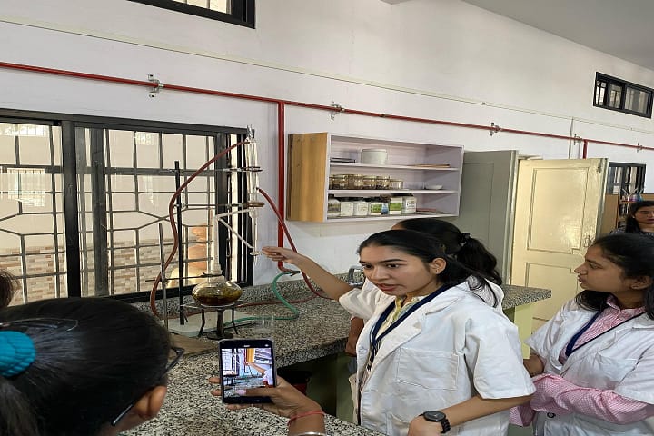 Nikalas Mahila Mahavidyalaya, Nagpur campus photo 3