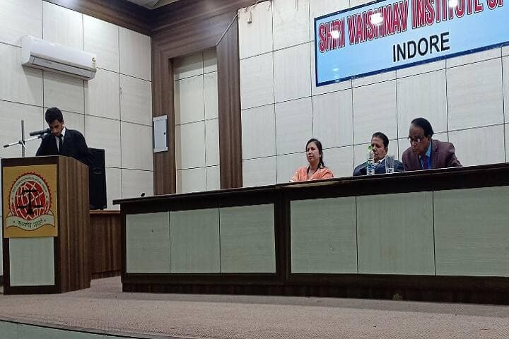 Shri Vaishnav Institute of Law, Indore campus photo 6