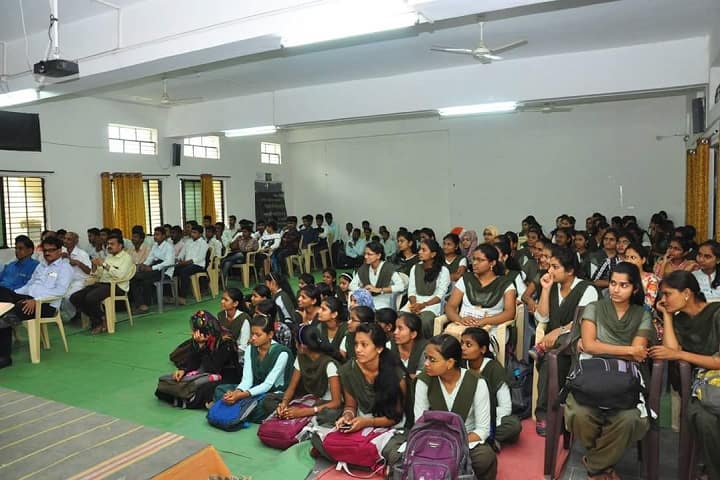 Yogeshwari Mahavidyalaya, Ambajogai campus photo 2