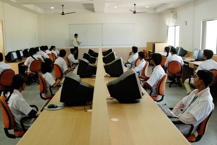 Saraswati Institute of Pharmaceutical Sciences, Gandhinagar campus photo 5
