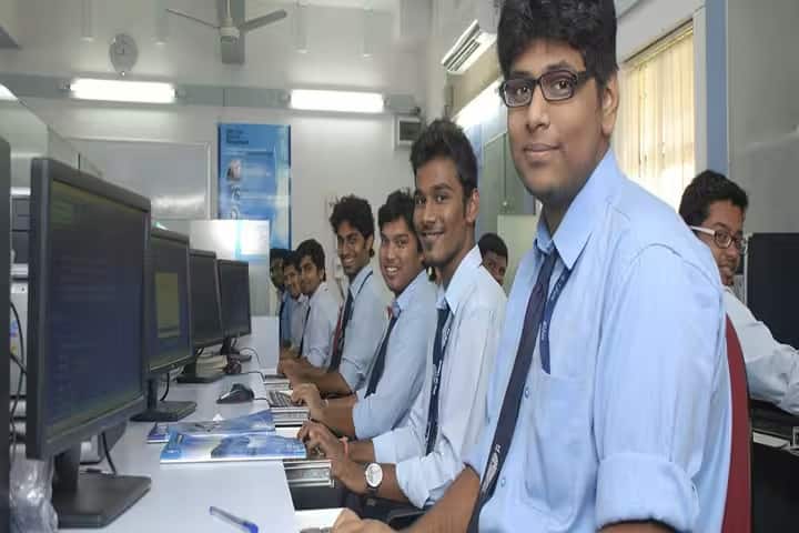 MAEER's MIT College of Railway Engineering and Research, Barshi campus photo 5