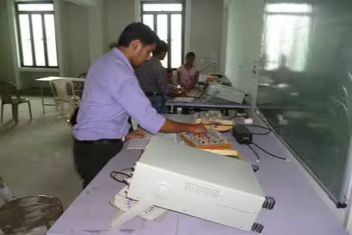 Madhu Vachaspati Institute of Engineering and Technology, Kaushambi campus photo 2