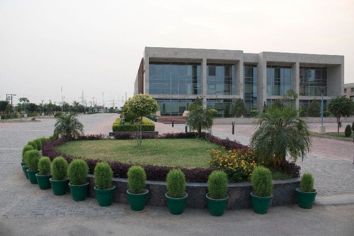 LM Thapar School of Management, Punjab campus photo 2