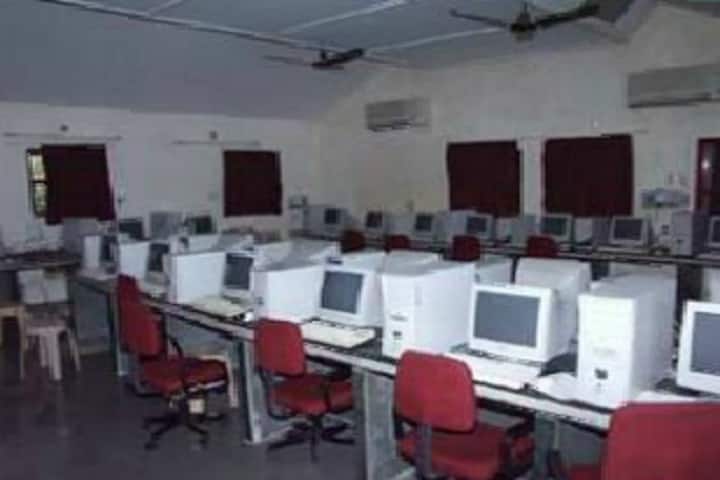 Smt MJ Gajera B Ed Mahila College, Amreli campus photo 3