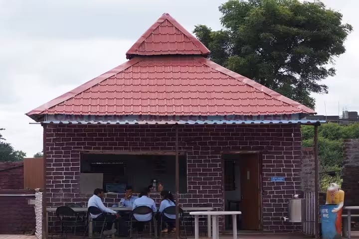 Kasturi Shikshan Sanstha's College of Education, Shirur campus photo 3