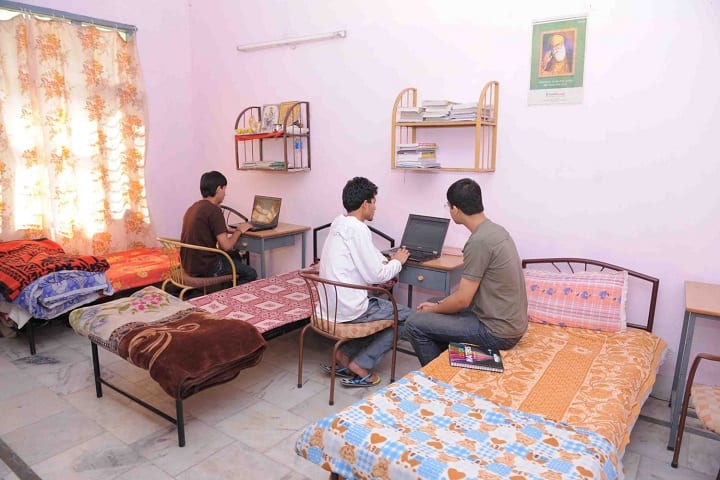 Sachdeva College of Pharmacy, Kharar campus photo 2