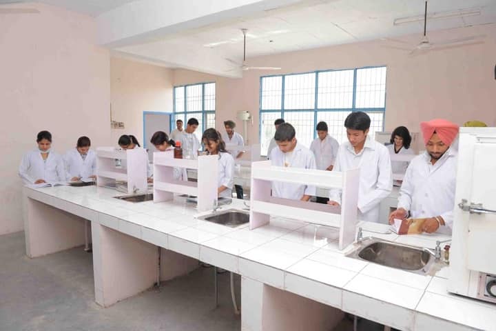 Sachdeva College of Pharmacy, Kharar campus photo 4