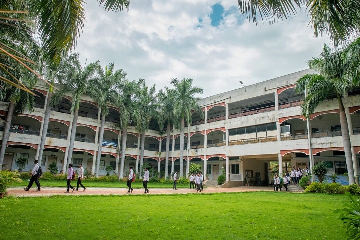 Shri Balaji Shikshan Prasarak Mandal's B Pharmacy College, Ambajogai campus photo 2