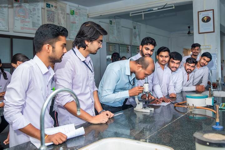 Shri Balaji Shikshan Prasarak Mandal's B Pharmacy College, Ambajogai campus photo 6