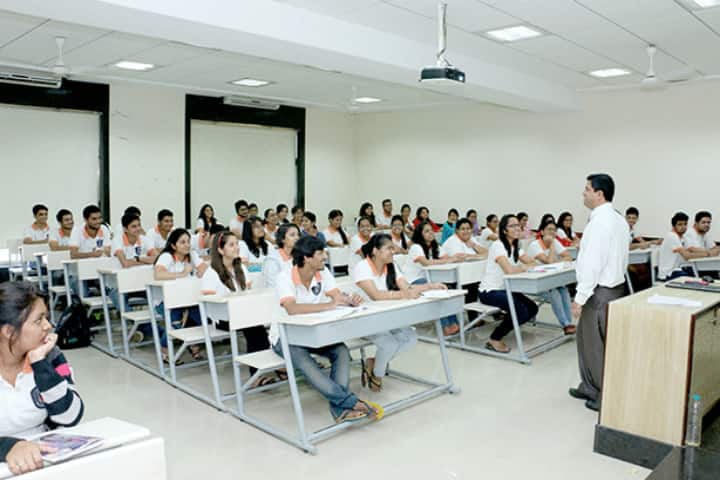 SPTM Shirpur campus photo 2