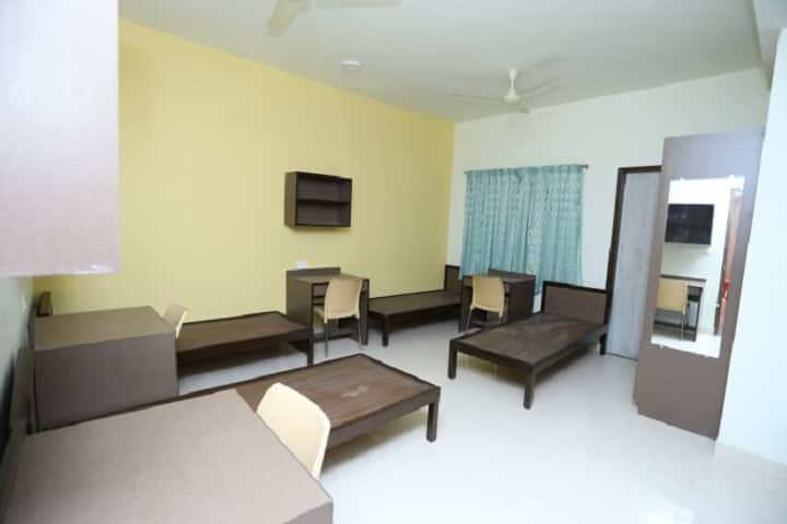 Vidhyadeep Institute of Law, Surat campus photo 6