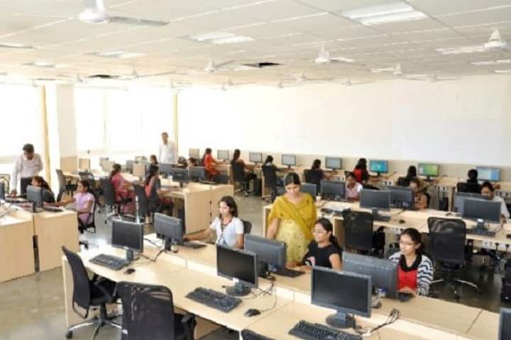 VDF School of Pharmacy, Latur campus photo 5