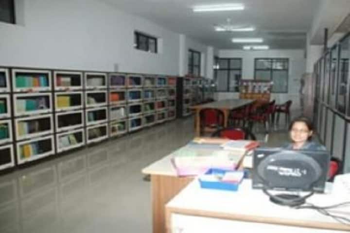 Sri Aurobindo Institute of Pharmacy, Indore campus photo 4