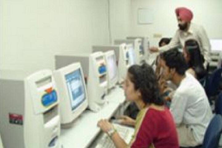 Northern India Institute of Fashion Technology, Ludhiana campus photo 3
