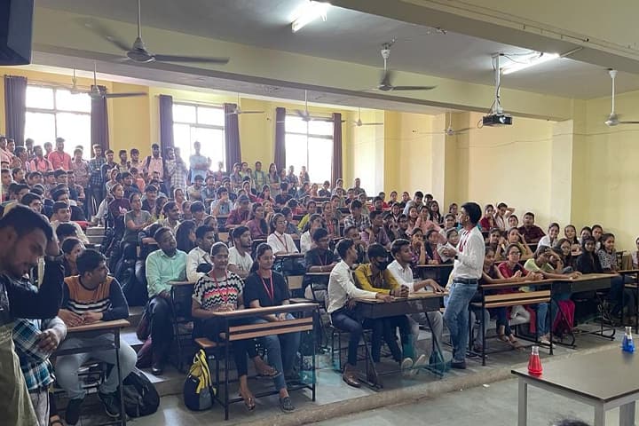 Smt SM Shah Pharmacy College, Aamsaran campus photo 2