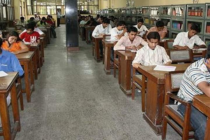 Satyawati College, Delhi campus photo 3