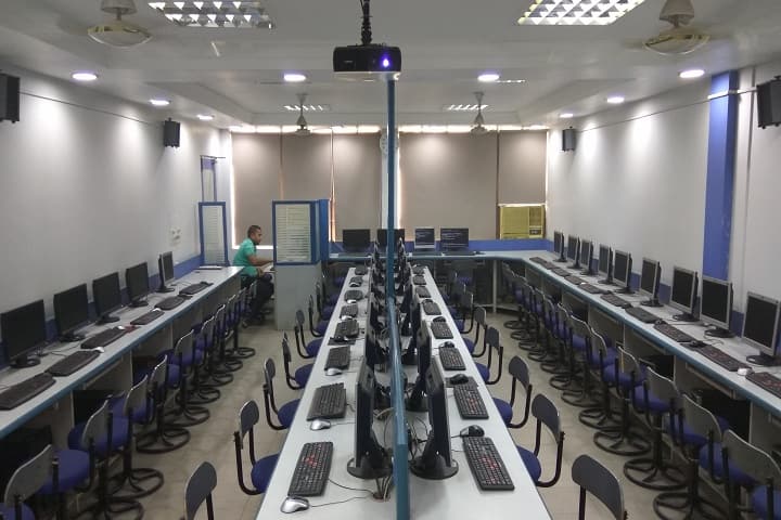 Satyawati College, Delhi campus photo 5