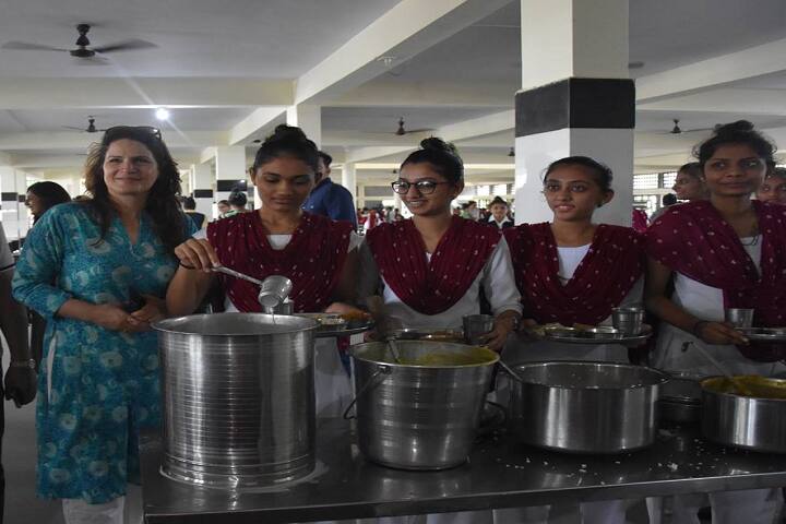 Smt Champaben Vasantbhai Gajera Pharmacy Mahila College, Amreli campus photo 3