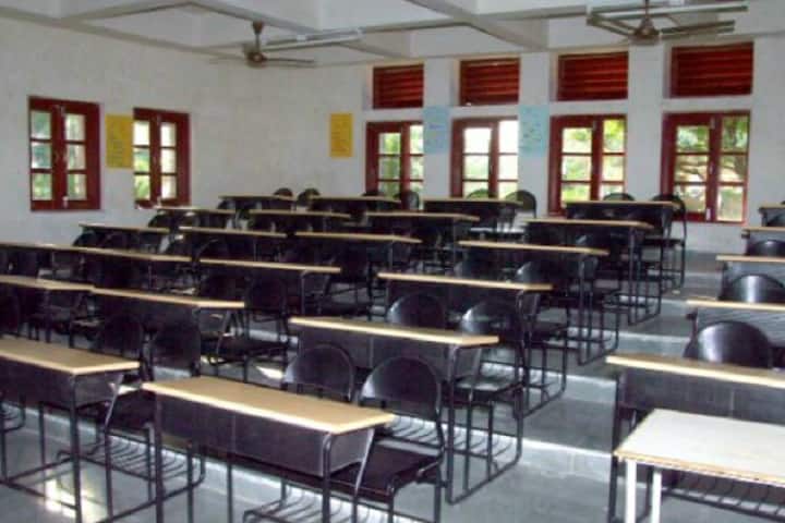 Smt Champaben Vasantbhai Gajera Pharmacy Mahila College, Amreli campus photo 5