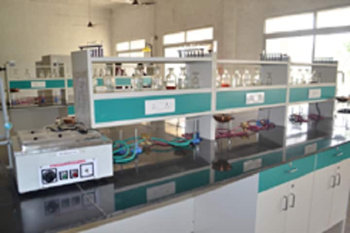 TRC Mahavidyalaya, Department of Pharmacy, Barabanki campus photo 2