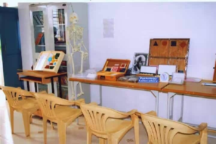 Shri Sharana Nuliya Chandayya Dr BR Ambedkar Smarak AKKA Education Society's Arts and Commerce College, Hubli campus photo 6