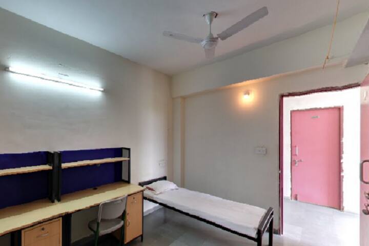 Indus Institute of Management Studies, Ahmedabad campus photo 4
