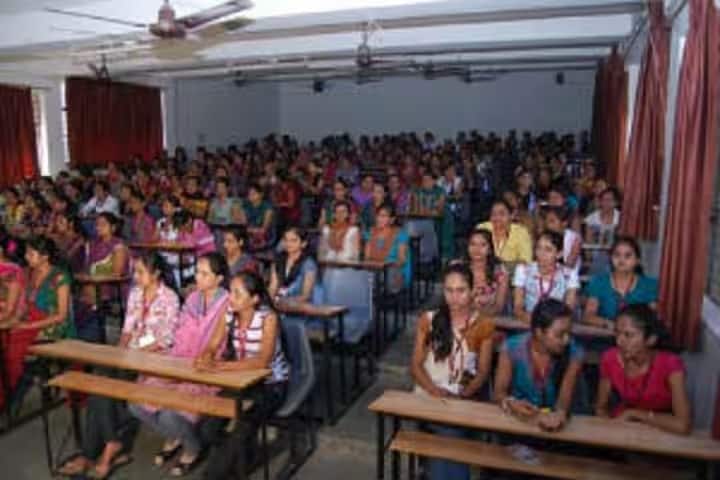 Shri Sardar Patel Kelvani Mandal Mahila B Ed College, Rajkot campus photo 2