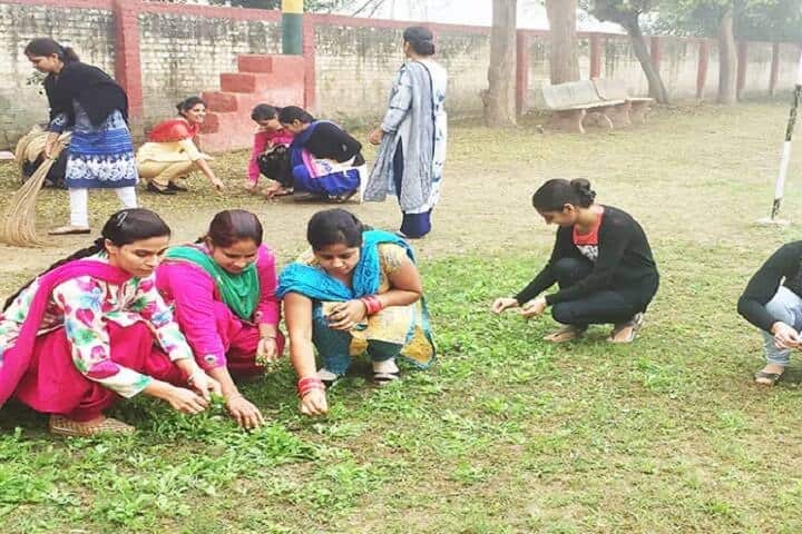Pine Grove College of Education, Bassi Pathana campus photo 4