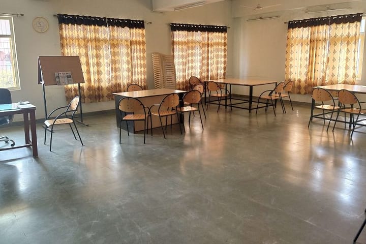 Government College of Nursing, Bhavnagar campus photo 6
