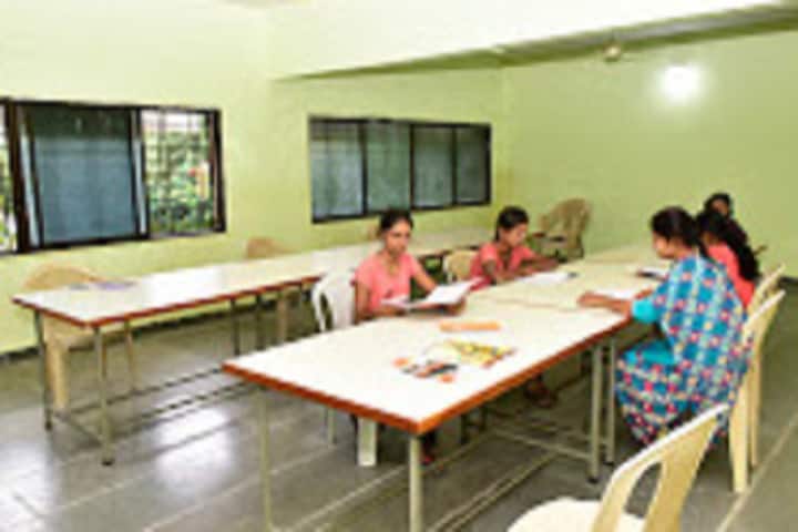 Vishal Junnar Seva Mandal's Vishal Institute of Pharmaceutical Education and Research, Pune campus photo 4