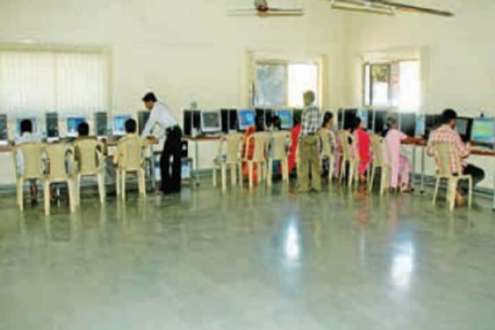 Vishal Junnar Seva Mandal's Institute of Pharmacy for Women, Pune campus photo 3
