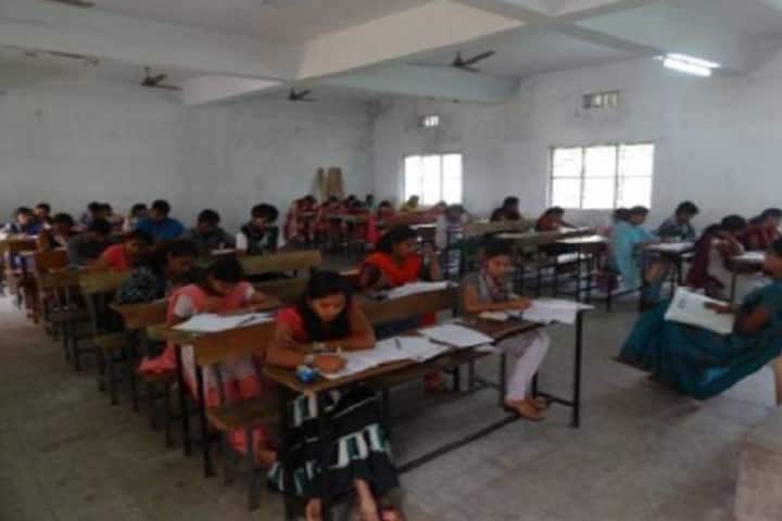 Maharajahs College of Pharmacy, Phool Baugh campus photo 6