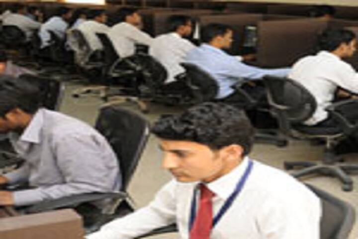 Lloyd Institute of Management and Technology Pharm, Greater Noida campus photo 5