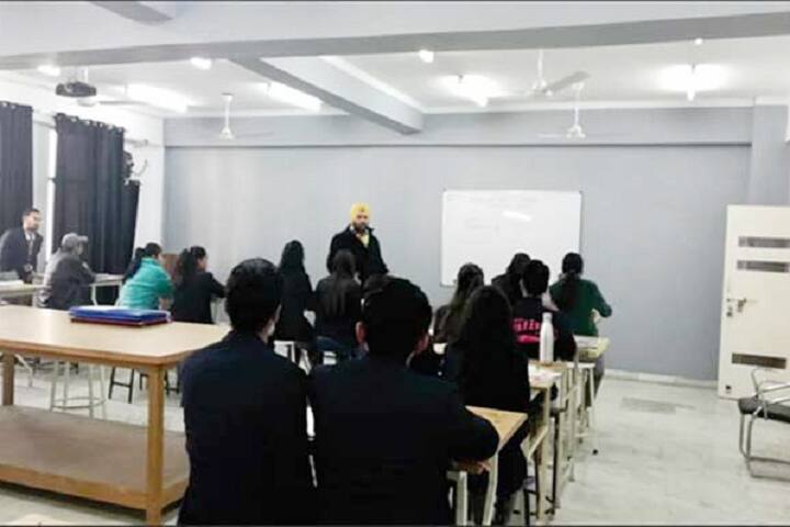 University Institute of Liberal Arts and Humanities, Chandigarh University, Chandigarh campus photo 3