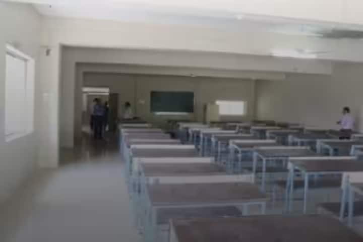 Sawkar Ayurvedic Medical College and Hospital, Satara campus photo 3