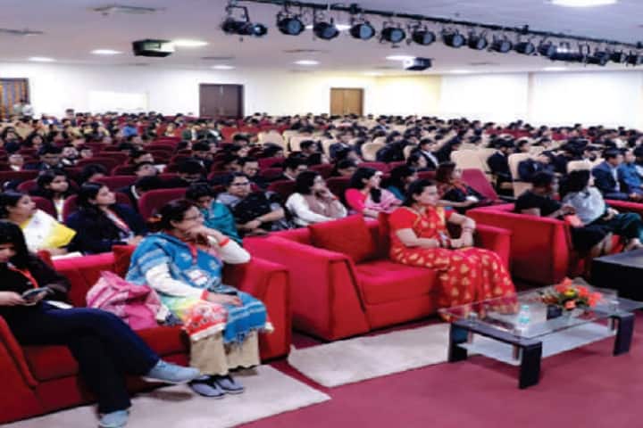Lloyd School of Law, Greater Noida campus photo 2