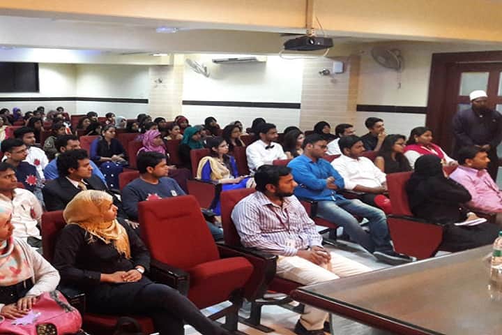 MCE Society's Institute of Pharmacy, Pune campus photo 3