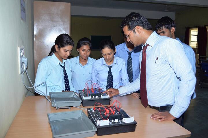 Mathuradevi Institute of Pharmacy, Indore campus photo 6