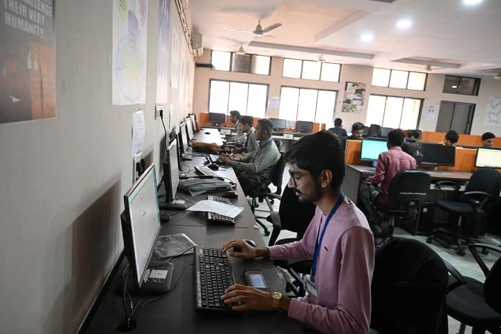 Bhaktraj Dada Khachar Arts and Commerce College, Gadhada campus photo 2
