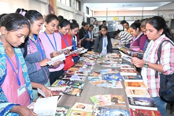Bhaktraj Dada Khachar Arts and Commerce College, Gadhada campus photo 3